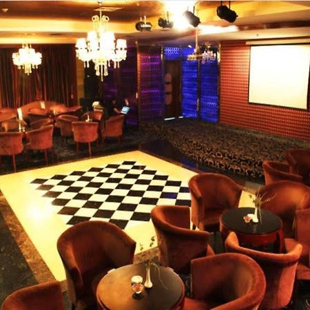 Moonstar Hotel Ya'an Buitenkant foto