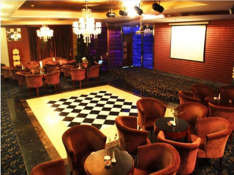 Moonstar Hotel Ya'an Buitenkant foto